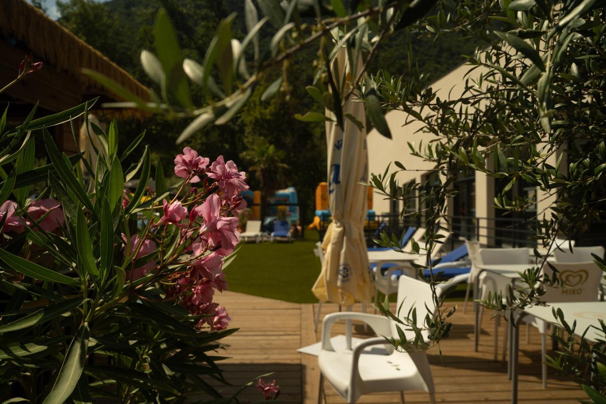Camping Paradis La Marmotte อักซ์-เลส์-แตร์มส์ ภายนอก รูปภาพ