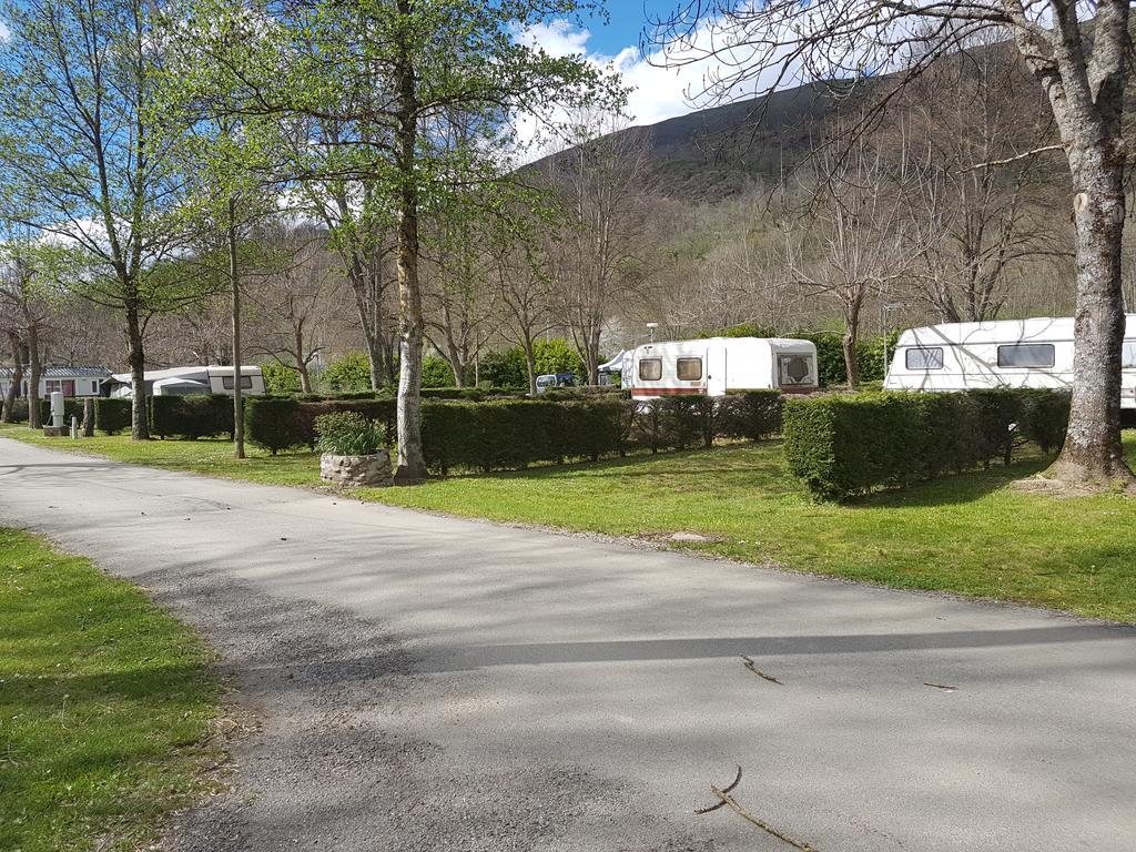 Camping Paradis La Marmotte อักซ์-เลส์-แตร์มส์ ภายนอก รูปภาพ